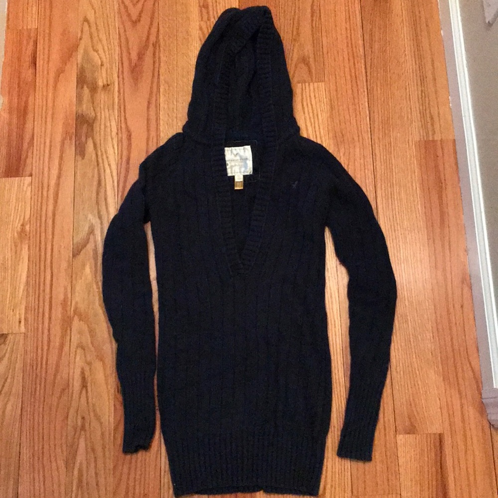 American Eagle hooded sweater